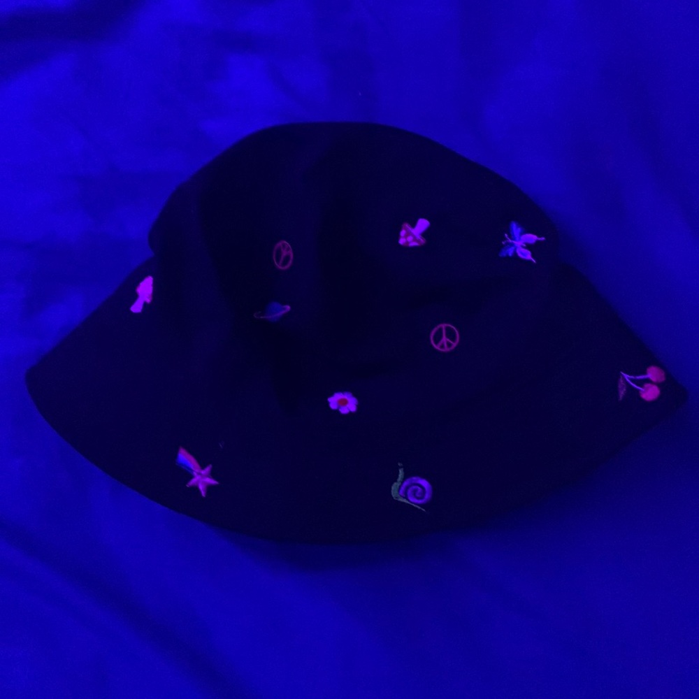 Pattern bucket hat